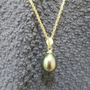 Vantel Pearl necklace